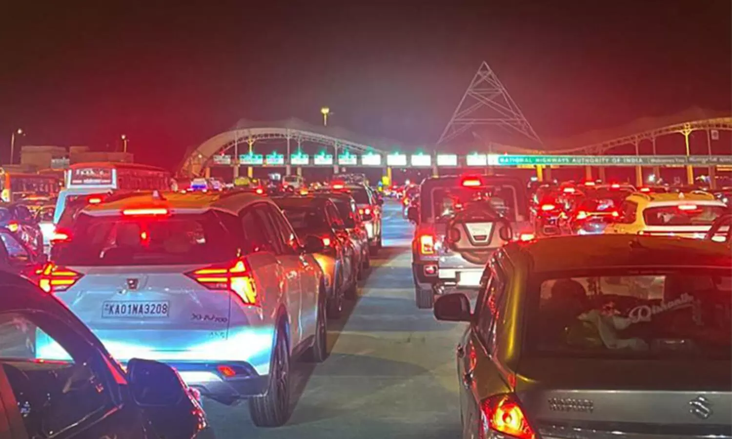 വണ്ടി നമ്പർ കാമറ തിരിച്ചറിയും, ടോൾ ബൂത്തുകളിൽ കാത്തുകെട്ടിക്കിടന്ന് ഇനി സമയം കളയണ്ട; ആധുനിക ടോൾ ബൂത്തിന് രാജ്യത്ത് തുടക്കം