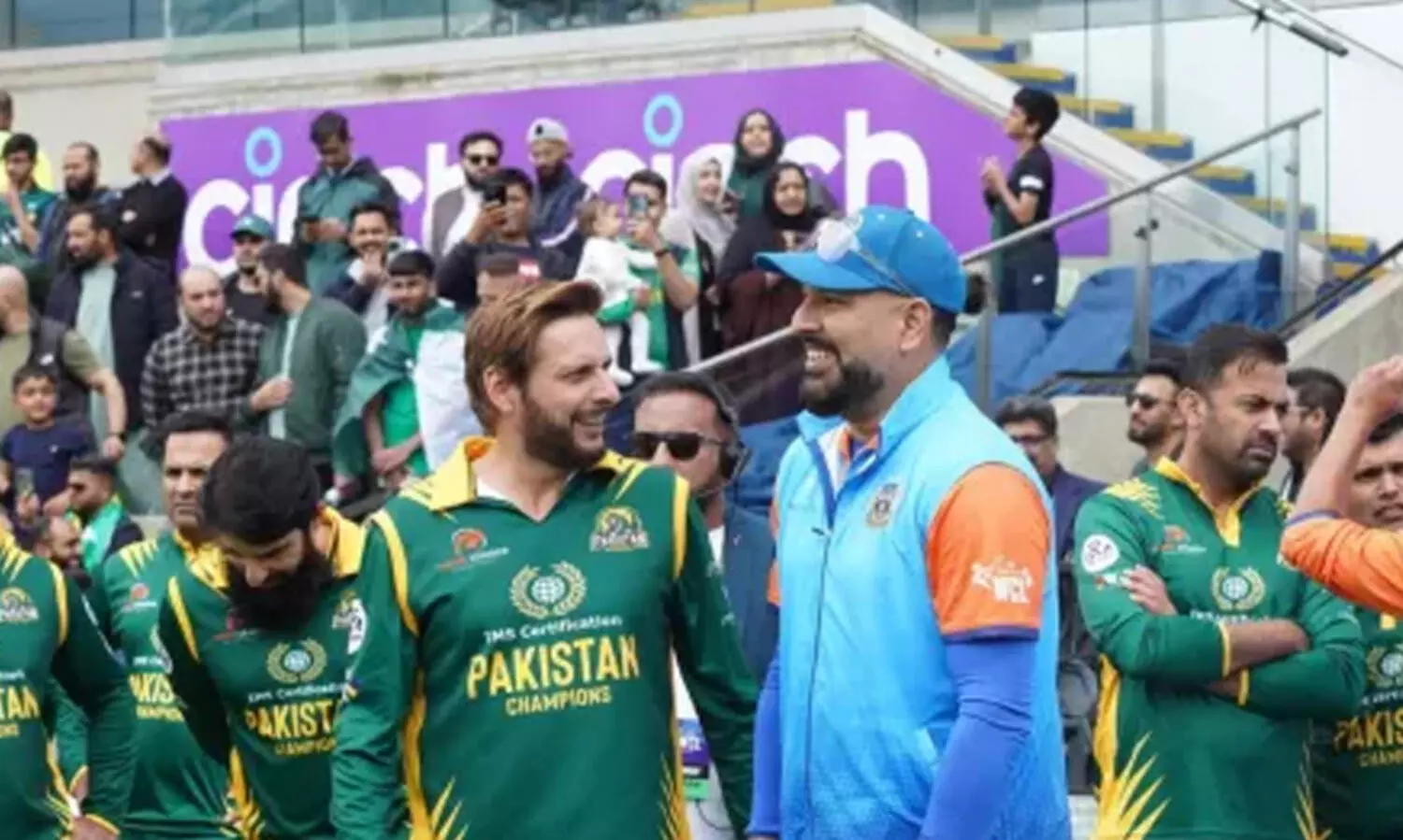 കളിക്കാനാകില്ലെന്ന് വീണ്ടും ഇന്ത്യൻ താരങ്ങൾ, സെമിയിൽനിന്ന് പിന്മാറി; പാകിസ്താൻ ലെജൻഡ്സ് ക്രിക്കറ്റ് ചാമ്പ്യൻഷിപ്പ് ഫൈനലിൽ