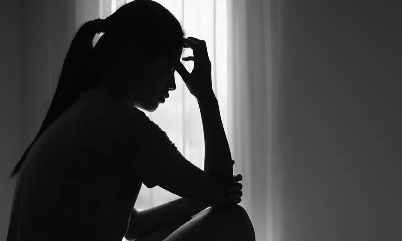 പത്താം ക്ലാസ് വിദ്യാർഥിനി വീട്ടിൽ പ്രസവിച്ച സംഭവം; പിതാവ് അറസ്റ്റിൽ, ഗൾഫിൽ നിന്ന് നാട്ടിലെത്തിയ പ്രതിയെ ട്രെയിനിൽ വെച്ചാണ് പിടികൂടുന്നത്