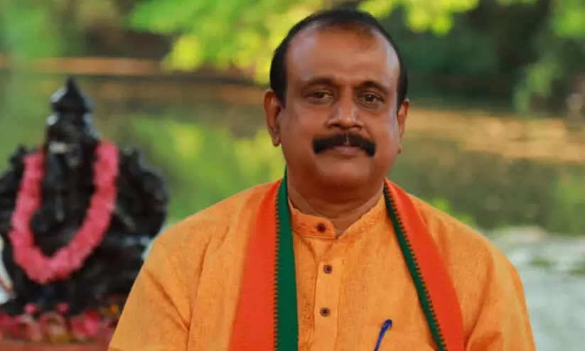 ക്രിസ്ത്യൻ മിഷനറി പ്രവർത്തനം ഹിന്ദു മേഖലകളിൽ മാത്രം, എന്തുകൊണ്ട് മുസ്ലിംകളെ തെരഞ്ഞെടുക്കുന്നില്ല? -ടി.പി. സെൻകുമാർ ക്രിസ്ത്യൻ മിഷനറി പ്രവർത്തനം ഹിന്ദു മേഖലകളിൽ മാത്രം, എന്തുകൊണ്ട് മുസ്ലിംകളെ തെരഞ്ഞെടുക്കുന്നില്ല? -ടി.പി. സെൻകുമാർ