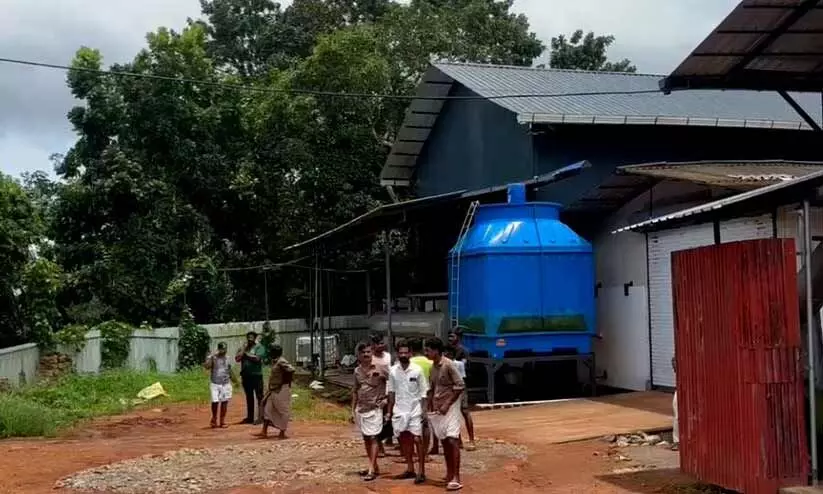 മലപ്പുറം അരീക്കോട് കോഴി വേസ്റ്റ് പ്ലാന്‍റിൽ വീണ് മൂന്ന് തൊഴിലാളികൾ മരിച്ചു