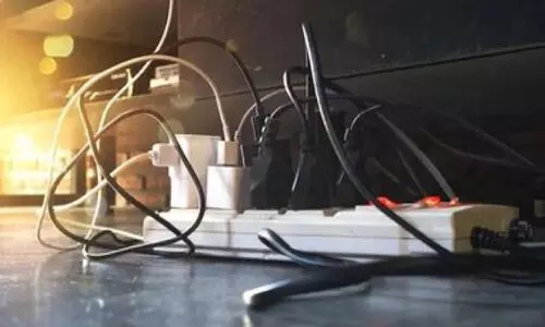 ഒ​റ്റ സോ​ക്ക​റ്റി​ൽ ഒ​ന്നി​ല​ധി​കം ഉ​പ​ക​ര​ണ​ങ്ങ​ൾ വേ​ണ്ട