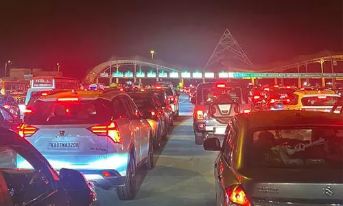 വണ്ടി നമ്പർ കാമറ തിരിച്ചറിയും, ടോൾ ബൂത്തുകളിൽ കാത്തുകെട്ടിക്കിടന്ന് ഇനി സമയം കളയണ്ട; ആധുനിക ടോൾ ബൂത്തിന് രാജ്യത്ത് തുടക്കം