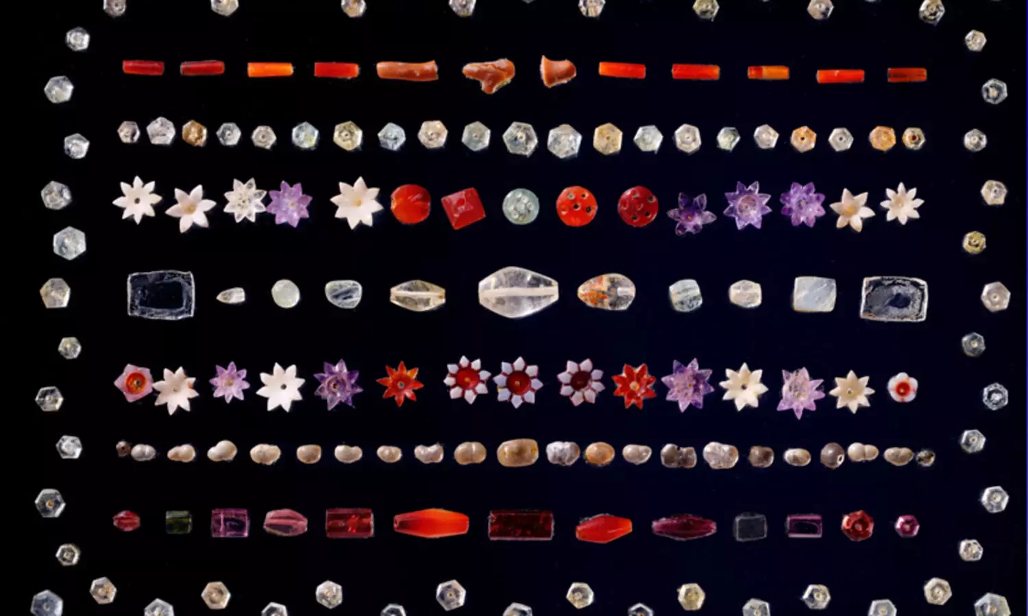 ബ്രിട്ടീഷുകാർ കടത്തിയ രത്നങ്ങൾ പതിച്ച ബുദ്ധന്റെ തിരുശേഷിപ്പ് 870 കോടി രൂപക്ക്‍ വാങ്ങി ഗോദ്റെജ് ഇന്ത്യയിലെത്തിച്ചു