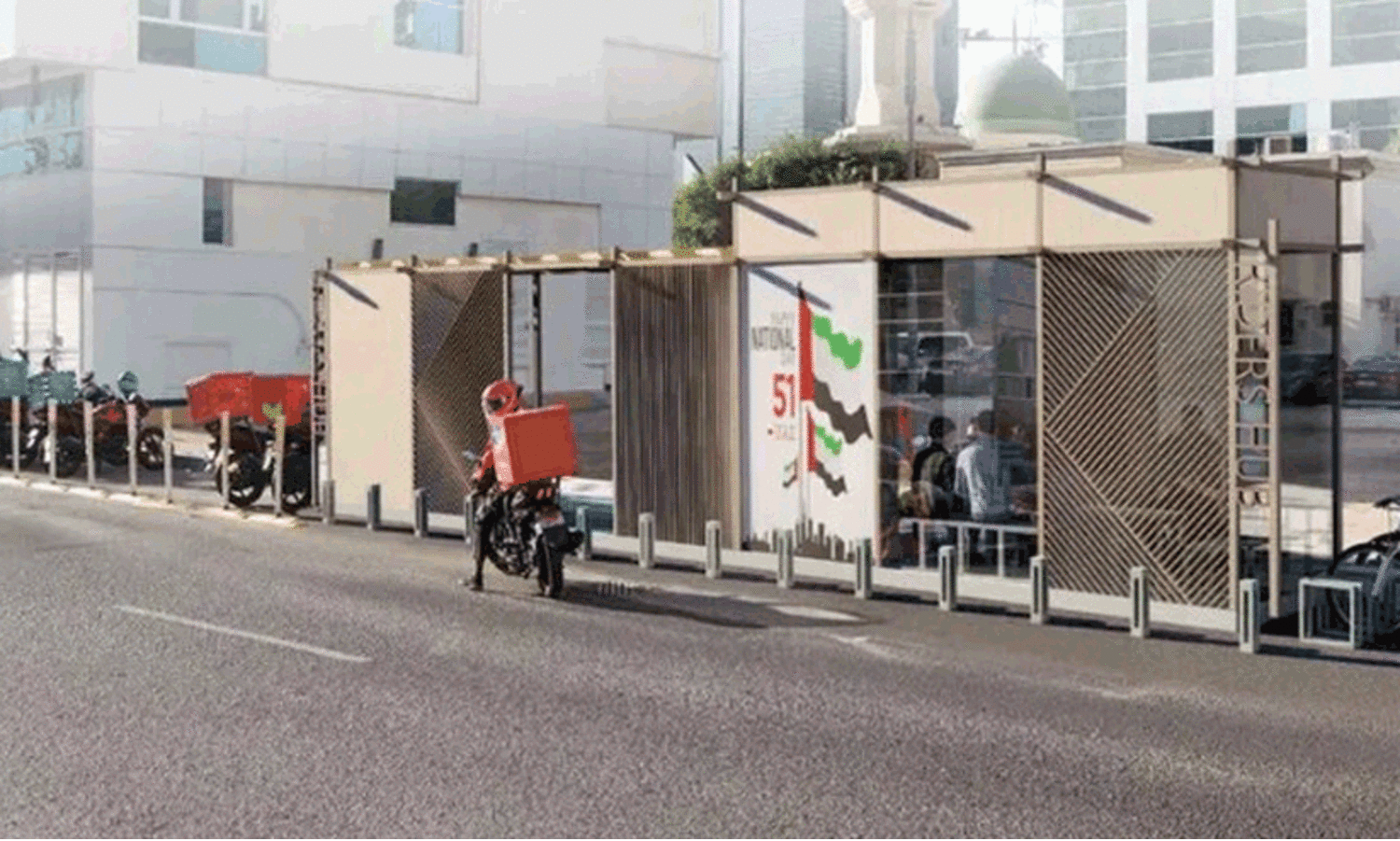 bike riders resting centre