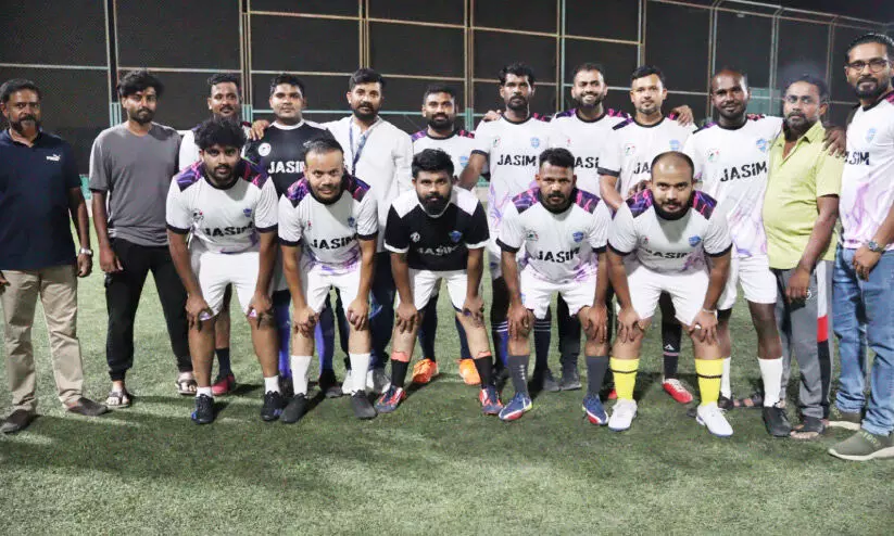 ഖത്വീഫ് മത്സ്യ മാർക്കറ്റ് കൂട്ടായ്മ പ്രീമിയർ ഫുട്ബാൾ ലീഗ് സംഘടിപ്പിച്ചു ഖത്വീഫ് മത്സ്യ മാർക്കറ്റ് കൂട്ടായ്മ പ്രീമിയർ ഫുട്ബാൾ ലീഗ് സംഘടിപ്പിച്ചു