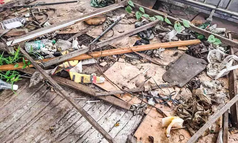 ലഹരിത്താവളമായി പട്ടിമറ്റം ഷോപ്പിങ് കോംപ്ലക്സ്