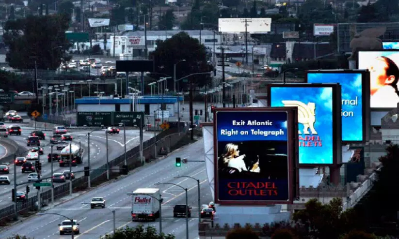 കാ​ഴ്ച മ​റ​യ്ക്കും ബോ​ർ​ഡു​ക​ൾ വേ​ണ്ട; ആ​റു​മാ​സ​ത്തി​നി​ടെ മാ​റ്റി​യ​ത് 170 എ​ണ്ണം