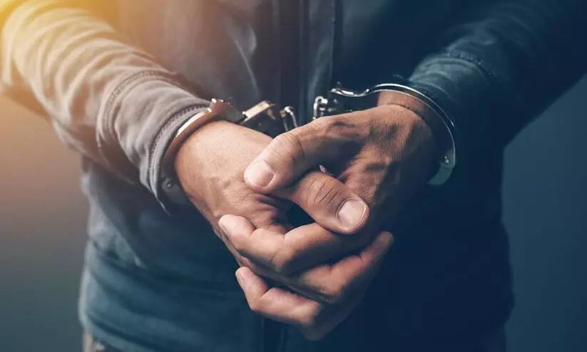 കാഞ്ഞിരക്കൊല്ലിയിൽ കള്ളത്തോക്ക് പിടികൂടി കാഞ്ഞിരക്കൊല്ലിയിൽ കള്ളത്തോക്ക് പിടികൂടി