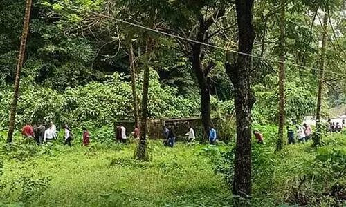 ധർമസ്ഥല; സ്നാ​ന​ഘ​ട്ട​ത്തി​ന് സ​മീ​പ​ത്തു​നി​ന്ന് ആ​ധാ​ർ കാ​ർ​ഡും എ.​ടി.​എം കാ​ർ​ഡും പാ​ൻ​ കാ​ർ​ഡും ഷാ​ളും ക​ണ്ടെ​ത്തി​