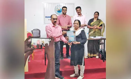 പ്ര​യാ​ണം കു​വൈ​ത്ത് ഓ​ണാ​ഘോ​ഷം പോ​സ്റ്റ​ർ പ്ര​കാ​ശ​നം