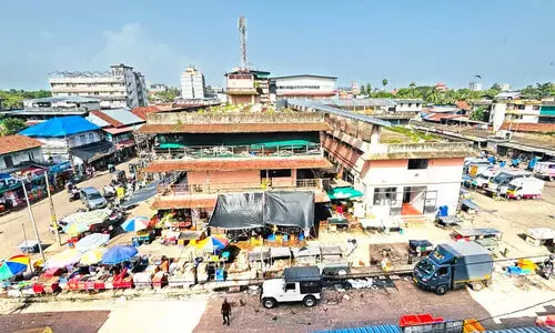സെൻട്രൽ മാർക്കറ്റ് പുതുക്കിപ്പണിയൽ; തൊഴിലാളികളാരും പുറത്താകില്ലെന്ന് കോർപറേഷൻ