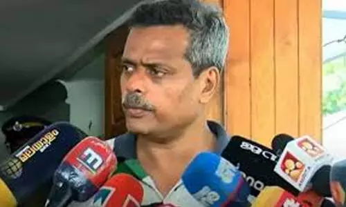 ‘ശസ്ത്രക്രിയ മുടക്കിയെന്നത് കള്ളം, പറഞ്ഞതിൽ ഉറച്ചുനിൽക്കുന്നു’; നോട്ടീസ് ലഭിച്ചെന്നും വിശദീകരണം നൽകുമെന്നും ഡോ. ഹാരിസ് ‘ശസ്ത്രക്രിയ മുടക്കിയെന്നത് കള്ളം, പറഞ്ഞതിൽ ഉറച്ചുനിൽക്കുന്നു’; നോട്ടീസ് ലഭിച്ചെന്നും വിശദീകരണം നൽകുമെന്നും ഡോ. ഹാരിസ്