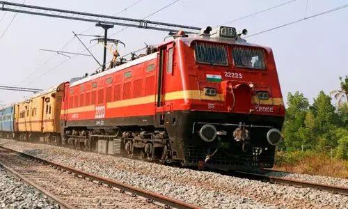 ട്രാക്കിൽ അറ്റകുറ്റപ്പണി: ട്രെയിൻ ഗതാഗതത്തിൽ നിയന്ത്രണം; രണ്ട്‌ ട്രെയിനുകൾ റദ്ദാക്കി