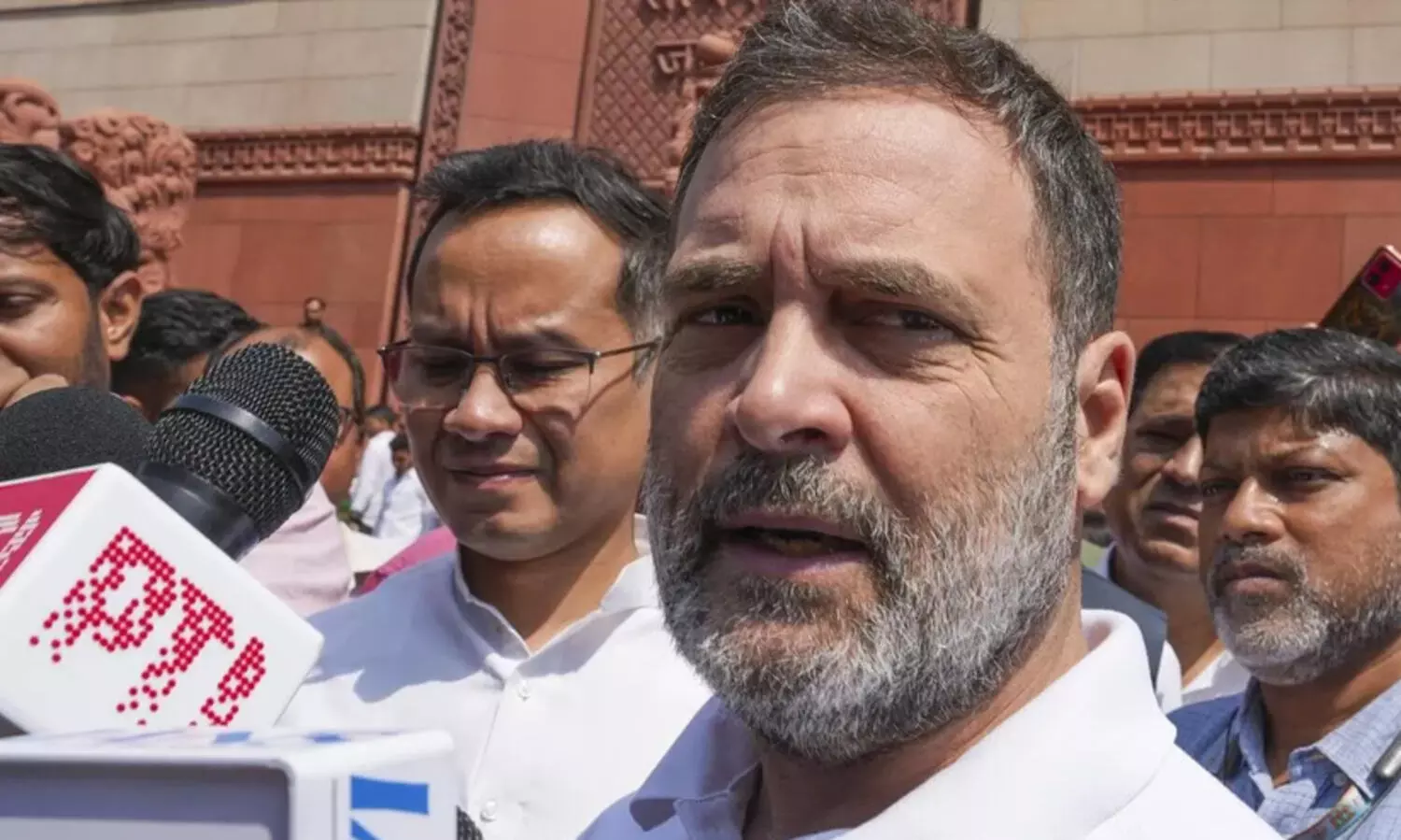 തെരഞ്ഞെടുപ്പ് കമീഷനെതിരെ ആറ്റംബോംബ് കൈയിലുണ്ട്, പൊട്ടിത്തെറിച്ചാൽ ഓടി ഒളിക്കാൻ ഇടമുണ്ടാകില്ല, രാജ്യദ്രോഹമാണ്, നിങ്ങൾ വിരമിച്ചേക്കാം, പക്ഷേ ഞങ്ങൾ നിങ്ങളെ പിന്തുടരും; രാഹുൽ ഗാന്ധി