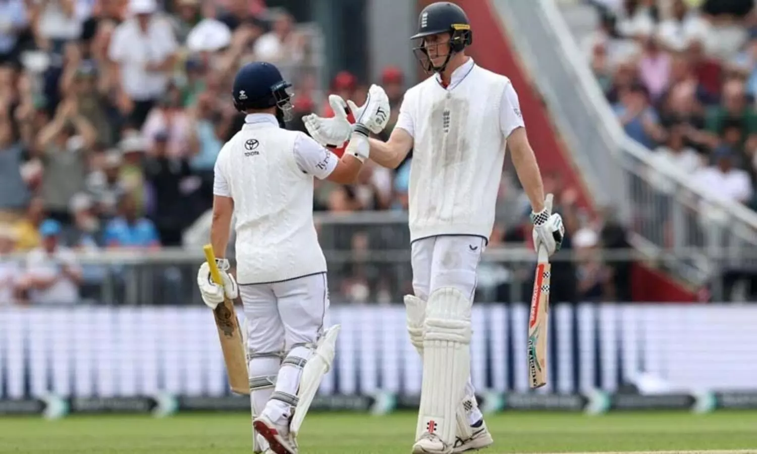 ദയനീയം ഇന്ത്യ; ഇംഗ്ലണ്ടിന് മിന്നും തുടക്കം