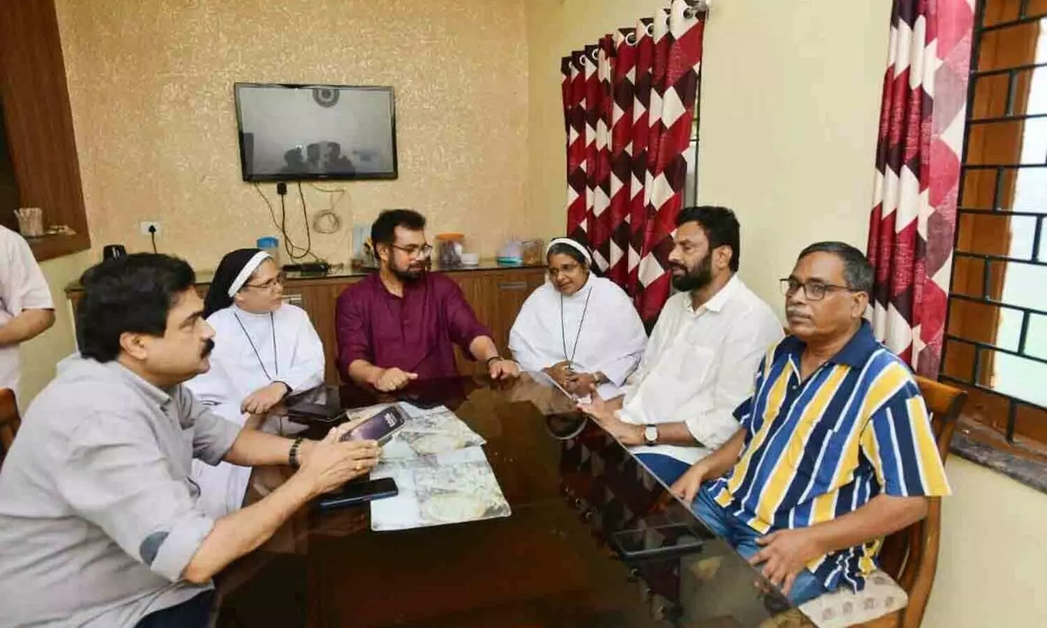 കന്യാസ്ത്രീകളുടെ മോചനത്തിനായി എൽ.ഡി.എഫ് നേതാക്കൾ വീണ്ടും ഛത്തീസ്ഗഡിലെത്തി