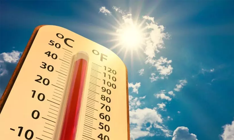 വീ​ണ്ടും 50 ഡി​ഗ്രി ക​ട​ന്ന്​ താ​പ​നി​ല; വാ​രാ​ന്ത്യ​ത്തി​ൽ മ​ഴ സാ​ധ്യ​ത​യെ​ന്ന്​ പ്ര​വ​ച​നം