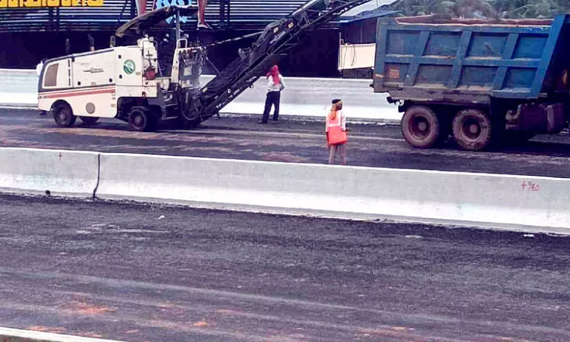 ദേശീയപാത: ഉയരപ്പാതയിലെ വിള്ളൽ അടച്ചുതുടങ്ങി ദേശീയപാത: ഉയരപ്പാതയിലെ വിള്ളൽ അടച്ചുതുടങ്ങി