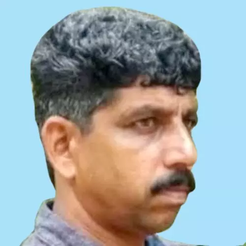 സു​ഹൃ​ത്തി​ന്റെ സം​സ്കാ​ര ച​ട​ങ്ങി​ന് കു​ഴി​യെ​ടു​ക്കു​ന്ന​തി​നി​ടെ യു​വാ​വ് കു​ഴ​ഞ്ഞു വീ​ണു മ​രി​ച്ചു