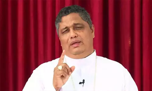 കേക്കും ലഡുവും തന്നാൽ ആദർശം മറക്കുന്നവരല്ല സഭ നേതാക്കൾ -മാർ പാംബ്ലാനി