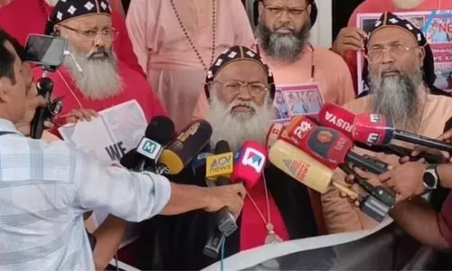 ക​ന്യാ​സ്ത്രീകളു​ടെ അറസ്റ്റ്: മോദി സർക്കാറിന്റെ പരോക്ഷ പിന്തുണ ഉണ്ടെന്ന് സംശയമെന്ന് ഓർത്തഡോക്സ്​ സഭ; ‘അടുത്ത കേക്കും കൊണ്ട് വരട്ടെ, അപ്പോൾ നോക്കാം’