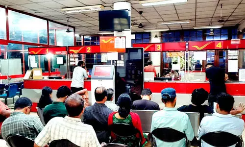 സോ​ഫ്റ്റ്​​വെ​യ​ർ മാ​റ്റം; ഹെ​ഡ്പോ​സ്റ്റ് ഓ​ഫി​സി​ൽ മ​ണി​ക്കൂ​റു​ക​ൾ നീ​ണ്ട കാ​ത്തി​രി​പ്പ്