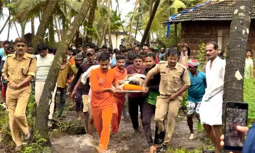 മരണം മണക്കുന്ന അഴിമുഖം; അഞ്ചു ദിനത്തിനിടെ പൊലിഞ്ഞത് രണ്ട് ജീവനുകൾ മരണം മണക്കുന്ന അഴിമുഖം; അഞ്ചു ദിനത്തിനിടെ പൊലിഞ്ഞത് രണ്ട് ജീവനുകൾ