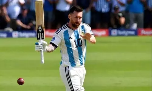 Messi playing cricket