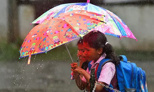 മ​ൺ​സൂ​ൺ അ​വ​ധി Vs സ​മ്മ​ർ അ​വ​ധി