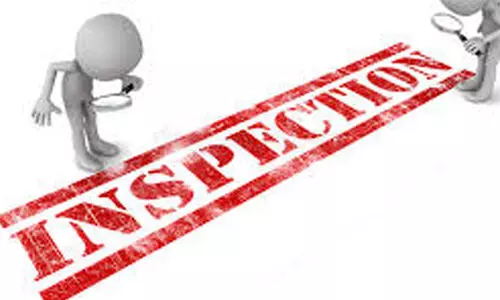 കോ​സ്‌​മെ​റ്റി​ക്‌​സ് ക​ട​ക​ളി​ല്‍ പ​രി​ശോ​ധ​ന; ഉ​പ​യോ​ഗ​ശൂ​ന്യ​മാ​യ ഉ​ൽ​പ​ന്ന​ങ്ങ​ള്‍ പി​ടി​ച്ചെ​ടു​ത്തു