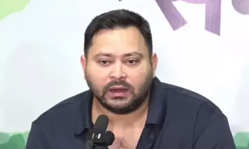 ബിഹാറിലെ കരട് വോട്ടർ പട്ടികയിൽ നിന്ന് തന്റെ പേര് ഒഴിവാക്കിയെന്ന് തേജസ്വി യാദവ്; ഇനി താനെങ്ങനെ മൽസരിക്കുമെന്നും യാദവ് ബിഹാറിലെ കരട് വോട്ടർ പട്ടികയിൽ നിന്ന് തന്റെ പേര് ഒഴിവാക്കിയെന്ന് തേജസ്വി യാദവ്; ഇനി താനെങ്ങനെ മൽസരിക്കുമെന്നും യാദവ്