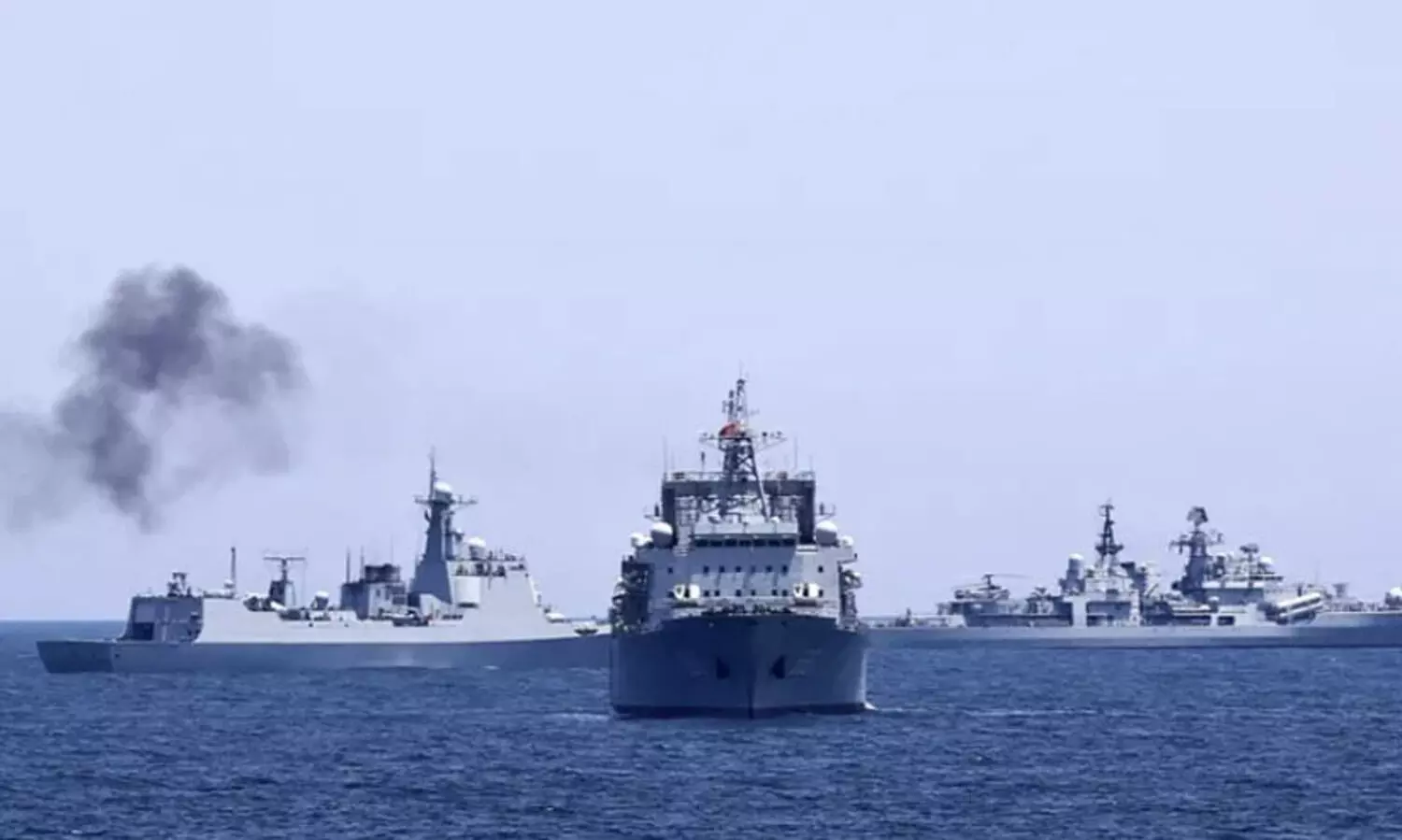 ബന്ധം ദൃഢമാക്കാൻ ചൈനയും റഷ്യയും;  ജപ്പാൻ കടലിൽ സംയുക്ത നാവികാഭ്യാസത്തിന് തുടക്കം