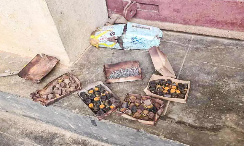 പാർസലിൽ പുകയും ശബ്​ദവും; ആശങ്ക​ക്കൊടുവിൽ   പെല്ലറ്റുകൾ കണ്ടെത്തി