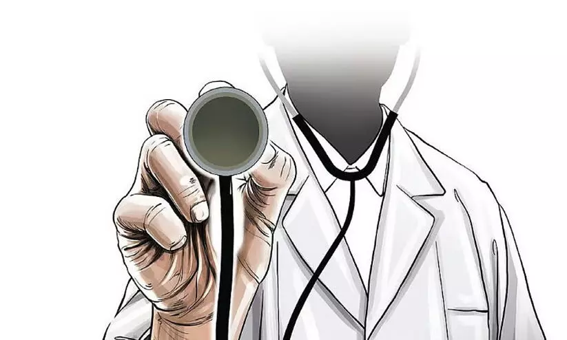 സർക്കാർ ആശുപത്രികളിൽ മതിയായ ഡോക്ടർമാരില്ല; ഇങ്ങനെ മതിയോ, ഇടുക്കിയുടെ ആരോഗ്യം​