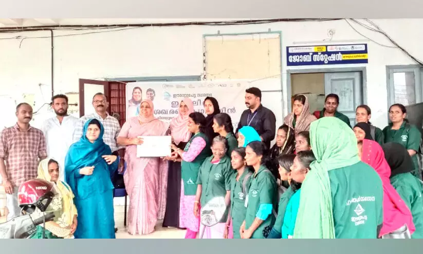 ഈരാറ്റുപേട്ട നഗരസഭയില് ഇ-മാലിന്യ ശേഖരണം തുടങ്ങി ഈരാറ്റുപേട്ട നഗരസഭയില് ഇ-മാലിന്യ ശേഖരണം തുടങ്ങി