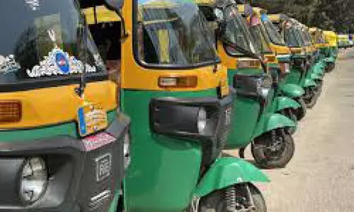 ഓ​ട്ടോ മി​നി​മം നി​ര​ക്ക് വ​ർ​ധ​ന പ്രാ​ബ​ല്യ​ത്തി​ൽ