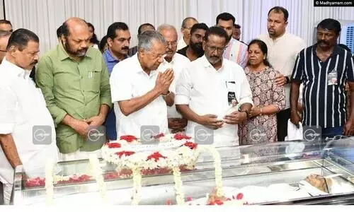 മലയാളത്തിന്റെ സാനു മാഷ് ഇനി ഓർമ; ഔദ്യോഗിക ബഹുമതിളോടെ സംസ്കരിച്ചു