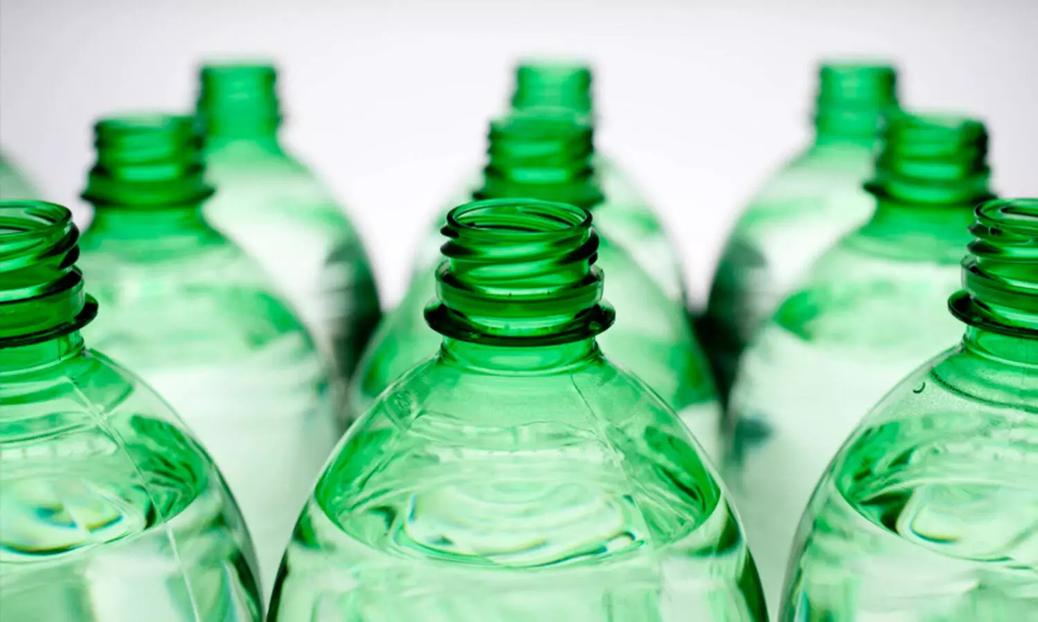 പരിഹാരമില്ലാത്ത ‘പ്ലാസ്റ്റിക് പ്രതിസന്ധിയിൽ’ ലോകം; എവറസ്റ്റിനു മുകളിൽ നിന്ന് ഏറ്റവും ആഴമേറിയ സമുദ്ര കിടങ്ങു വരെ 800 കോടി ടൺ പ്ലാസ്റ്റിക് മാലിന്യം!