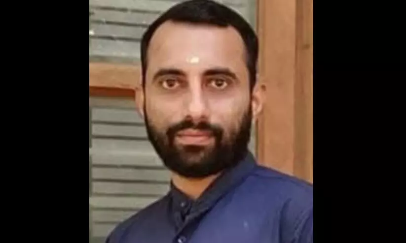 ടിപ്പറും സ്കൂട്ടറും കൂട്ടിയിടിച്ച് യുവാവ് മരിച്ചു ടിപ്പറും സ്കൂട്ടറും കൂട്ടിയിടിച്ച് യുവാവ് മരിച്ചു