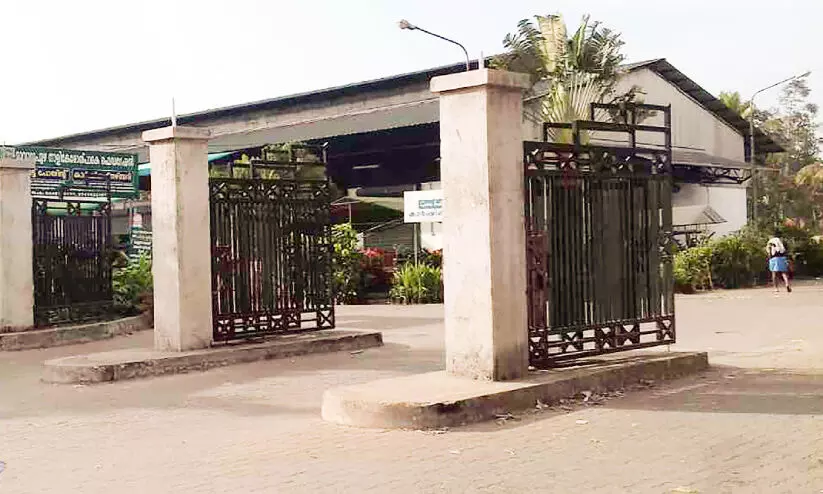 ഇ.ഇ.സി; മാർക്കറ്റ് കമ്പനി വന്നിട്ടും പഴയപടി തന്നെ ഇ.ഇ.സി; മാർക്കറ്റ് കമ്പനി വന്നിട്ടും പഴയപടി തന്നെ