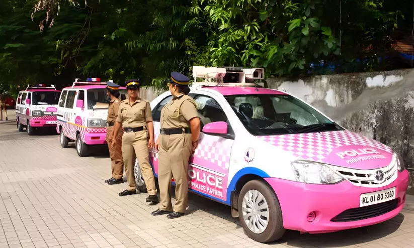 ഉ​ദ്യോ​ഗ​സ്ഥ​രെ പി​ൻ​വ​ലി​ച്ചു; വാ​ഹ​ന​ങ്ങ​ളു​മി​ല്ല, ജില്ലയിലെ പിങ്ക്​ പൊലീസിനെ ‘പൊളിച്ചടുക്കി