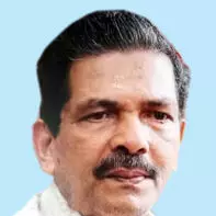 ര​വീ​ന്ദ്ര​ൻ