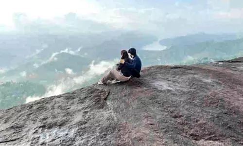 മന്ത്രപ്പാറ പ്രവേശന വിലക്ക്; വനം വകുപ്പിനെതിരെ പ്രതിഷേധം