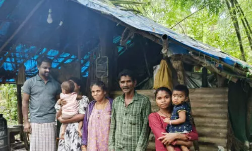 ‘ന​രി​വേ​ട്ട’​യി​ൽ വേ​ഷ​മി​ട്ട​ത് ചീ​യ​മ്പം ഉ​ന്ന​തി​യി​ലെ 60ഓ​ളം പേ​ർ