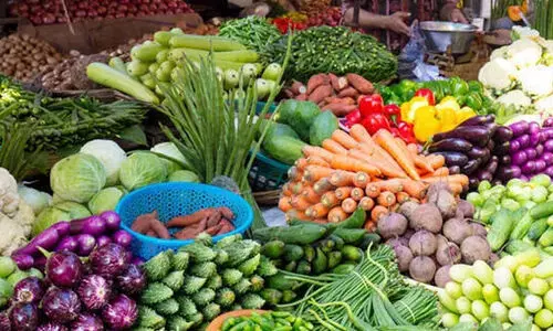 പച്ചക്കറി വില കുതിക്കുന്നു; സെഞ്ച്വറി കടന്ന് ഇഞ്ചിയും പച്ചമുളകും