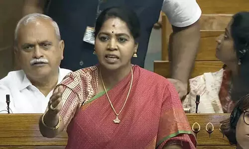 തലസ്ഥാന നഗരിയിൽ എം.പിക്കും രക്ഷയില്ല; ബൈക്കിലെത്തിയ മോഷ്ടാവ് കോൺഗ്രസ് എം.പിയുടെ മാലകവർന്നു