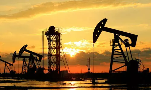 ഒമാനിൽ എണ്ണ, വാതക മേഖലയിലെ തസ്തികകളിൽ   തൊഴിൽ ലൈസൻസ് നിർബന്ധമാക്കുന്നു