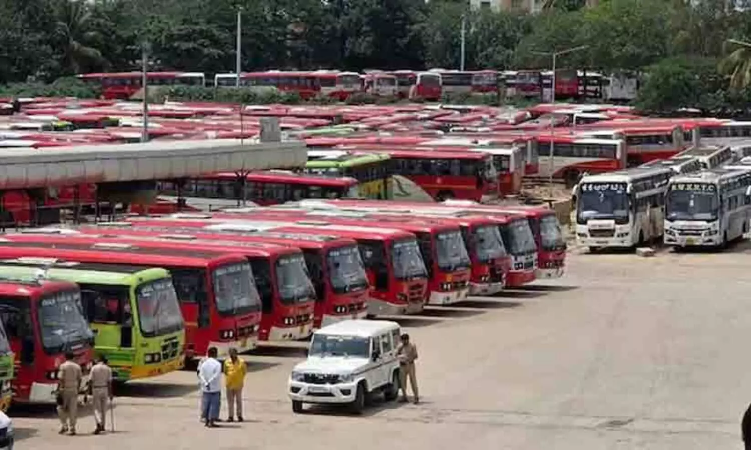 ഹൈകോടതി വിരട്ടി; കർണാടക ആർ.ടി.സി പണിമുടക്ക് പിൻവലിച്ചു