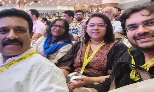 അടൂർ സമകാലിക സംഗീതത്തെക്കുറിച്ച് അജ്ഞൻ, മാപ്പ് പറയണം,  പുഷ്പവതിക്ക് പിന്തുണയുമായി ഗായകരുടെ സംഘടന